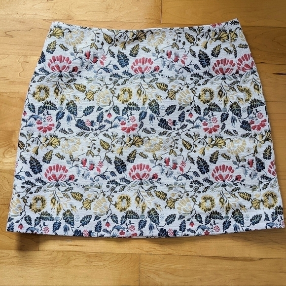 Simons Dresses & Skirts - Simons tapestry floral beige mini skirt size 10 @R